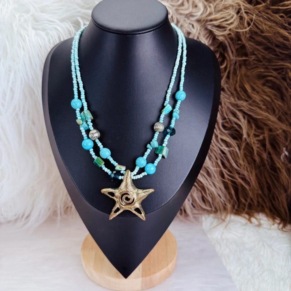 Vintage faux Turquoise and Aged Silvertone Starfish Pendant Necklace